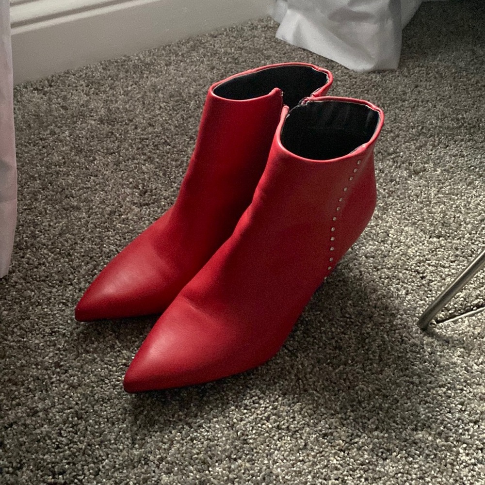 City classified. Red boots. Size 8.5